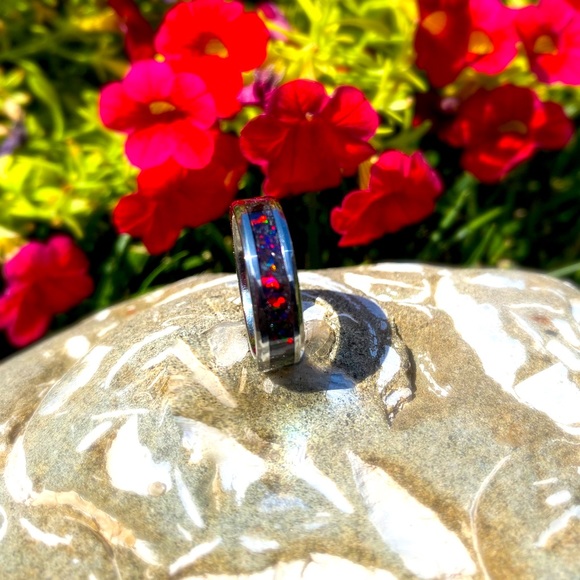 Ruby red and Tungsten - Picture 2 of 2